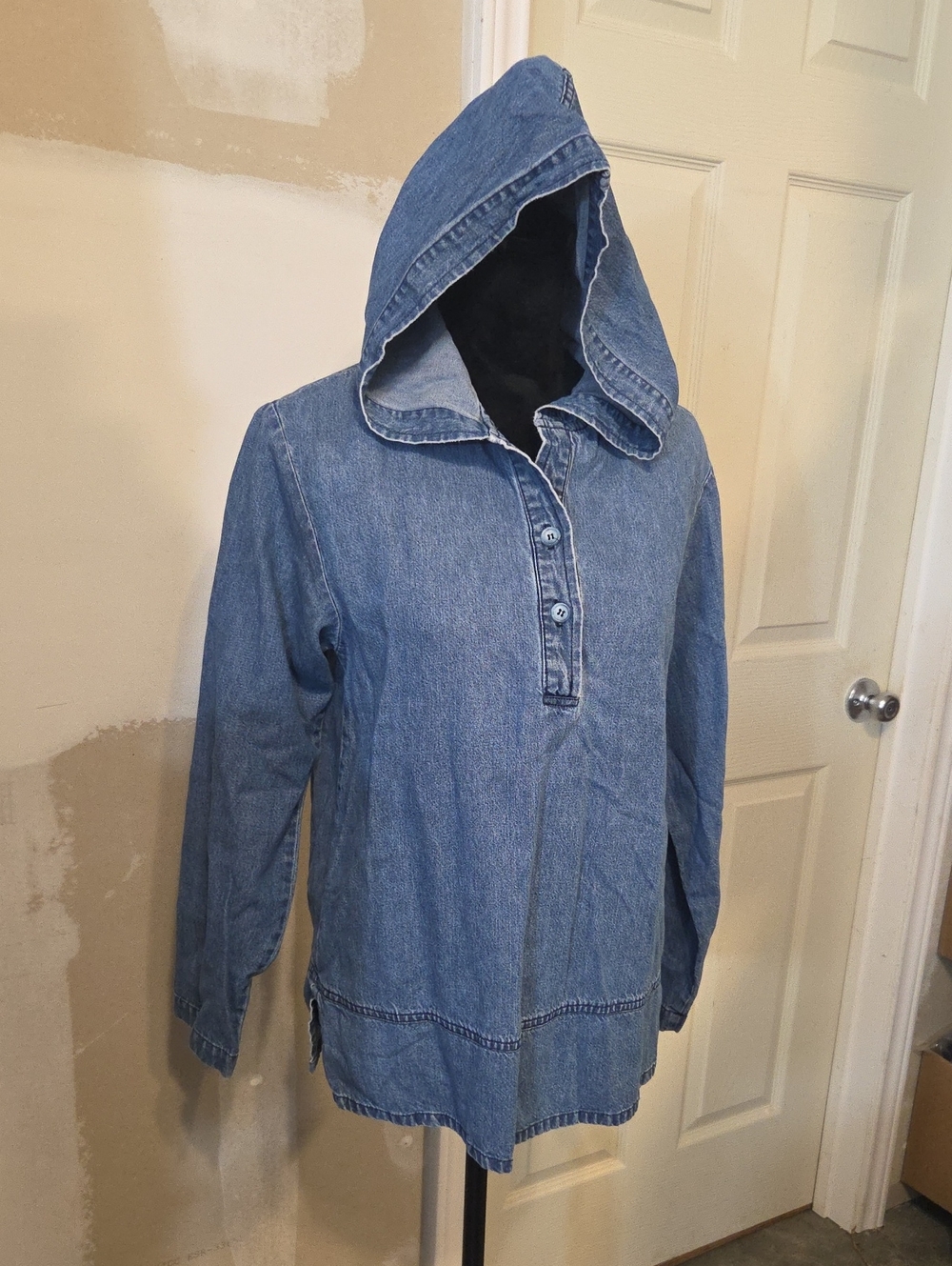 Democracy For Dillards Denim Hooded Pullover Jacket Top V neck 3 Button Casual